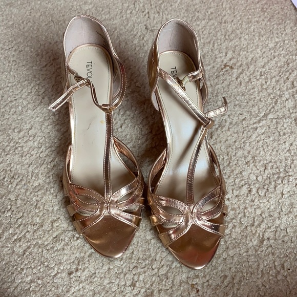 Steve Madden Shoes - rose gold heels